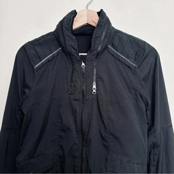 Lululemon Womens Size 4 Spring Forward Hidden Hood Jacket - Picture 4 of 16